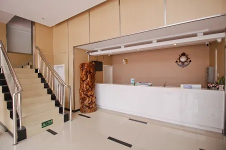 100 Inn Liangpin Hotel (Hefei Beicheng Xincheng) Отели рядом с достопримечательностью «Anhui Business and Technology College»