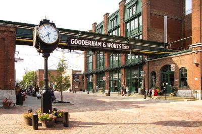 ホテル周辺 ザ・リッツ・カールトン トロントの写真