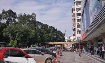 Guangwan Hotel (Foshan Zumiao Huaqiang Plaza)