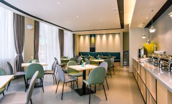 Homeinn Selected Hotel (Nanjing Xuanwu Lake Xinmofan Road Subway Station)