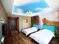 Galaxy Holiday Hotel (Yongji Jincheng Business Center Store) Hotels near Chengbei Park