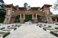 Longyun Yangshenggu Villa Hotels in Shiping