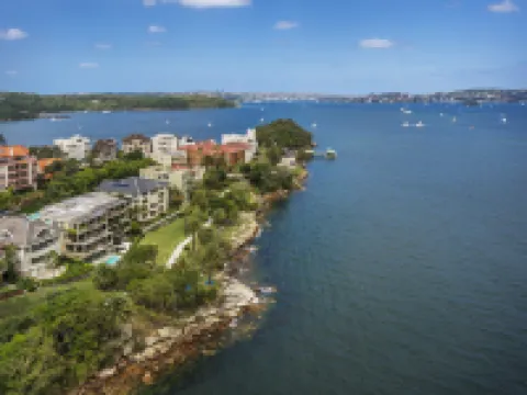 Cremorne Point Manor Hotels near The Opera House to the Botanic Gardens Walk