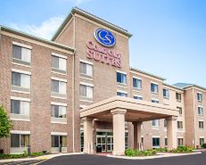 Holiday Inn Express & Suites Milwaukee NW – Park Place