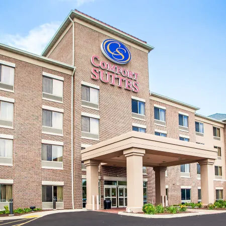 Holiday Inn Express & Suites MILWAUKEE NW – PARK PLACE by IHG