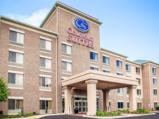 Holiday Inn Express & Suites MILWAUKEE NW – PARK PLACE by IHG