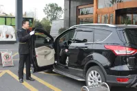 Zhong Lian Yuehai International Hotel - parking