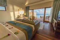 Hurawalhi Island Resort Отели в г. 