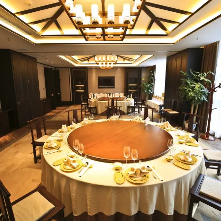 Chishui Yangtze Peninsula Hotel
