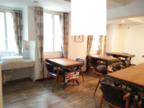 成都安然居花语酒店