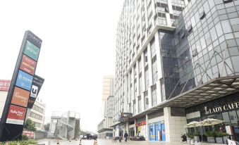 IU Hotel (Zhongshan Xiaolan Parkway Plaza)