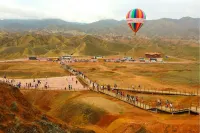 Colorful Danxia Yimi Sunshine Inn