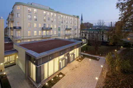 Austria Trend Parkhotel Schönbrunn Wien Отели рядом с достопримечательностью «Циркусвизе Альтерлаа»