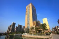 Howard Johnson Shipu Plaza Ningbo Hotels near Yongqing Temple