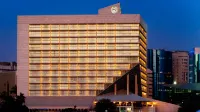 Sheraton Dubai Creek Hotel & Towers Hotellit kohteessa Port Saeed