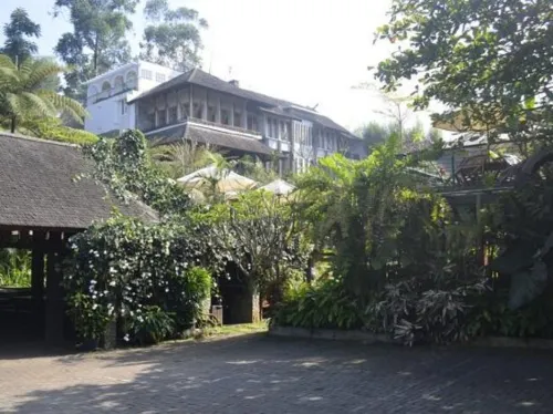 Rumah Stroberi Organic Farm and Lodge