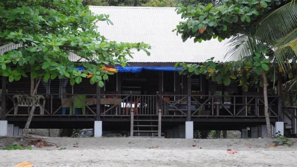 Kingki Beach Backpackers
