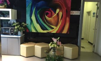 Jinyue Hotel (Beijing West Diaoyutai Subway Station Branch)