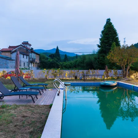 Stream Banks Private Hostel