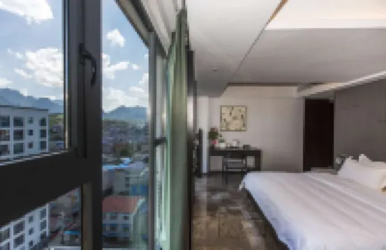 Zhangjiajie Niujiabu Modern Inn (Tianmenshan National Forest Park)