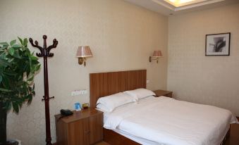 Zhaotong Rongtong Hotel (Railway Station)