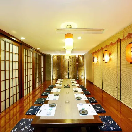 Huihua International Hotel Отели рядом с достопримечательностью «Железнодорожная станция Чанпин»