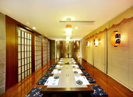 Huihua International Hotel Отели рядом с достопримечательностью «Tangwei Ming and Qing Dynasties Ancient Village»