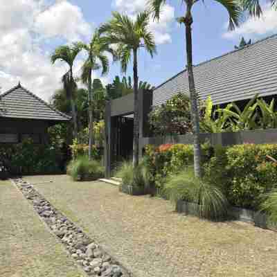 Villa Samudra Raya Hotel Exterior