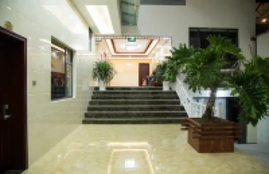 펑칭 신리위안 비즈니스 호텔