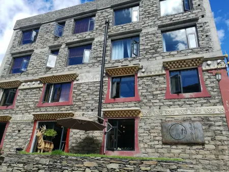 September Mountain Art Hotel Отели рядом с достопримечательностью «Changpingcun»