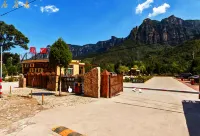 Pingshun Cliff House Hotel Hotel in zona Jindeng Temple
