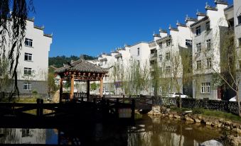 Qingyunge Hot Spring Guesthouse