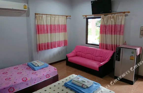 粉紅女郎度假村