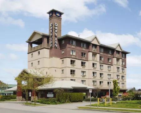 Days Inn by Wyndham Vancouver Airport โรงแรมในริชมอนด์