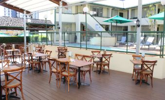 Darcy Arms Hotel Motel