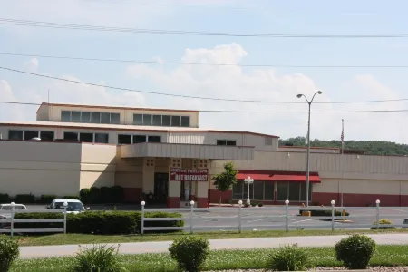 Baymont by Wyndham Hannibal