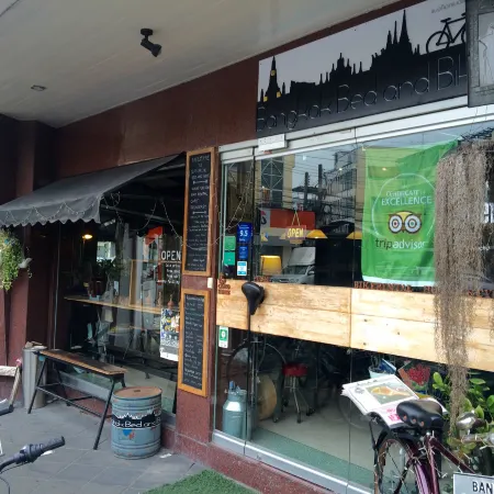 Bangkok Bed and Bike Отели рядом с достопримечательностью «Храм Ват Пхо»