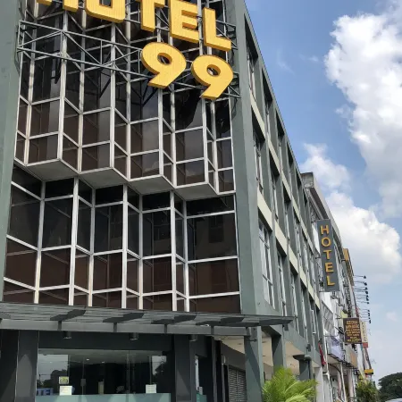 Hotel 99 Kelana Jaya (PJ) Отели рядом с достопримечательностью «Торговый центр Evolve Concept Mall»