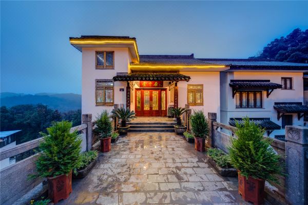 云中居民宿(西湖店)