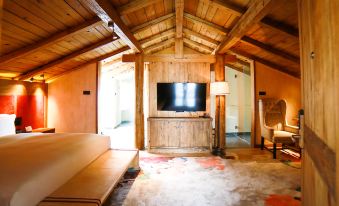 Shangri-La Feifan Tibetan Boutique Hotel