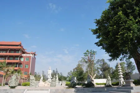 Denghui Hotel Отели рядом с достопримечательностью «Shuzhen Gymnasium»