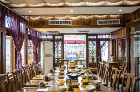 Xibu Street Inn (Zhangjiajie National Forest Park Scenic Area) Отели рядом с достопримечательностью «Xibu Street»