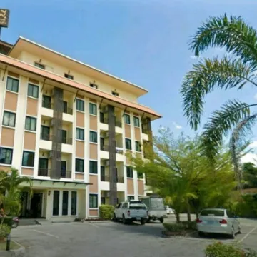 T.P. Place Hotel Отели рядом с достопримечательностью «Пирс Тхадан»