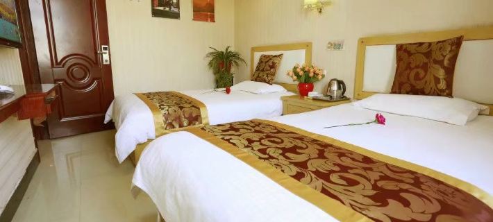 Wudangshan IKEA Hotel (Yuxugong Pedestrian Street) Hotels in Danjiangkou