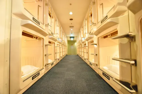 Men's Only Capsule Hotel Asahi Plaza Shinsaibashi - Capsule Hotels