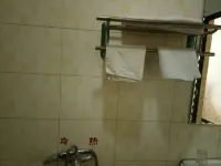 Qujing Xingwang Hotel - Bintang 2