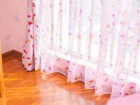 考拉亲子主题公寓(广州万达汉溪长隆地铁站店) - 可爱粉色猫亲子滑梯三床房