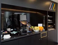 Roomzzz Manchester Victoria - servizio colazione