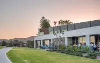 Headlands Austinmer Beach Hotels in Thirroul