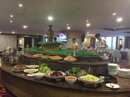 Qiyun Hotel Отели рядом со станцией Zibo Railway Station